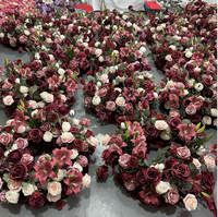 Boules de fleurs bordeaux pour centres de table de mariage, grandes boules de fleurs, centres de table, boules de fleurs rouges