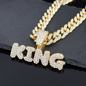 Pendentif personnalisé Lettres ROI Chaîne cubaine Colliers HipHop en cristal bling glacé Bijoux de charme pour hommes - Product Image 1