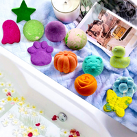 Bombes de bain artisanales mignonnes en boîte mystère - 10 bombes effervescentes rondes aux huiles essentielles naturelles pour enfants et filles, cadeau surprise parfait