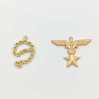 Vente en gros de bijoux de marque gravés avec logo pendentif à breloque en métal personnalisé pour bijoux
