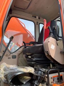 Excavatrice d'occasion Doosan DH220-7, 22 tonnes, modèle 2022, origine coréenne, utilisée avec moteur et pompe à engrenages - Product Image 4