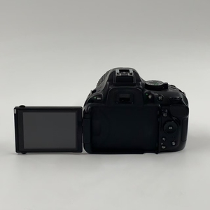 Appareil photo <span class=keywords><strong>reflex</strong></span> numérique Nikon D5200 d'occasion en gros <span class=keywords><strong>avec</strong></span> objectif VR 18-105mm, écran inclinable 24,1MP, autofocus 39 points, qualité supérieure reconditionné pour la revente - Product Image 3