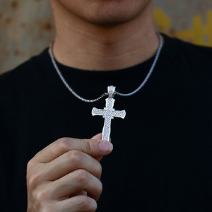 Ciondolo con strass di zirconi cubici in <span class=keywords><strong>oro</strong></span> placcato ottone gioielli Hip Hop moda uomo Cross Design collana maschile - Product Image 3