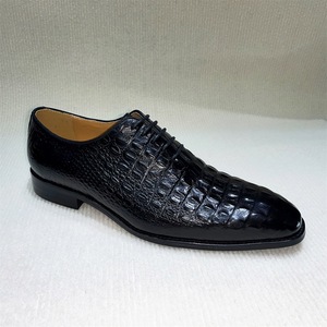 Chaussures habillées formelles pour hommes en cuir véritable de peau d'alligator, à bout pointu, à lacets, pour le bureau et la carrière, couleur noire unie - Product Image 3