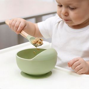 Plato de Alimentación para Bebés con Ventosa Redonda en Forma de Caracol, Antideslizante, de Grado Alimenticio, Diseño Minimalista, Color Verde Mapache - Product Image 3