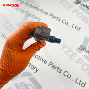 หัวฉีดน้ำมันดีเซลคอมมอนเรล 23670-30230 095000-7440 วาล์วหัวฉีดสำหรับ TOYOTA Hiace Hilux Land Cruiser 1KD-FTV 3.0 D-4D - Product Image 4