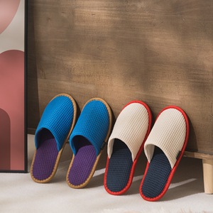 Hôtel, hôpital, <span class=keywords><strong>spa</strong></span> de haute qualité Pantoufles jetables confortables et chaudes à rayures corail pour hommes et femmes - Product Image 1