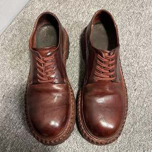 Chaussures Derby en cuir marron foncé à talon moyen pour homme, idéales pour le bureau et les occasions formelles, couleur unie, lacets avant, épaisseur standard - Product Image 2