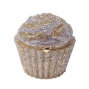 Sac à main de soirée chic pour femme, orné de strass et de cristaux, idéal pour les banquets et dîners - Product Image 3