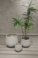 Grand pot de fleurs extérieur en fibre de verre écologique avec finition sculptée à la main, design moderne, fabriqué au Guangdong