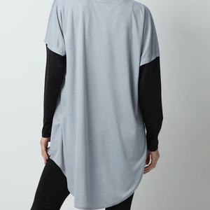 ชุดกีฬาสำหรับผู้หญิงมุสลิม สไตล์ลำลอง สีเทาเนียนนุ่ม ทรงโอเวอร์ไซส์ - Product Image 4