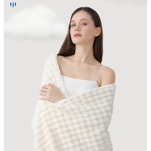 Ensemble de serviettes de bain en microfibre de couleur unie en gros, en polaire corail, absorbantes, douces, pour le visage, techniques de tricot pour un usage en voyage - Product Image 4