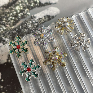 Vente en gros 24 styles Noël flocon de neige 3D <span class=keywords><strong>Nail</strong></span> <span class=keywords><strong>Art</strong></span> artisanat ornements <span class=keywords><strong>pas</strong></span> <span class=keywords><strong>cher</strong></span> en métal strass ongles Zircon fournitures accessoires - Product Image 3