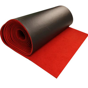 Tappeto Rosso con Base in Gomma Nera per Uso Esterno, Tappetino Antiscivolo, Rotolo di Moquette - Product Image 1