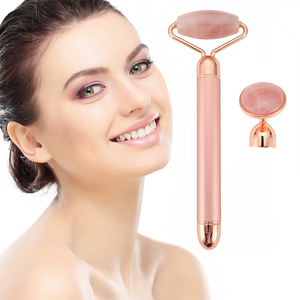 Amazon Chaud 2 EN 1 Rose Quartz Visage Anti-Vieillissement Thérapie Faciale <span class=keywords><strong>Masseur</strong></span> Électrique Vibrant Rouleau de <span class=keywords><strong>Jade</strong></span> - Product Image 1