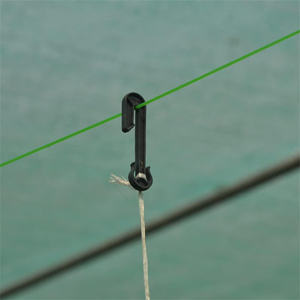 Crochets en J manuels en plastique pour treillis, durables, 8 cm |   Idéal pour soutenir les plantes de jardin, de serre et d'intérieur - Product Image 1