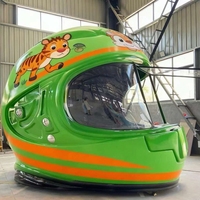 Op maat gemaakte motorhelm sculptuur van glasvezel, FRP kunstinstallatie, decoratie voor buiten, commerciële pleinen & koffietenten