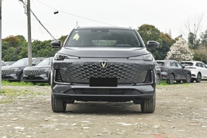 Changan CS55 2026 en Stock, SUV Compacto de Gasolina, 1.5T 192 CV L4, 5 Puertas, 5 Plazas, Autos Nuevos a la Venta - Product Image 3