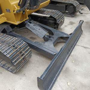 Mini-excavatrice Caterpillar 305.5 d'occasion, 5,5 tonnes, composants principaux - Moteur, pompe, moteur électrique, modèle 2020, puissance 34,1 kW, 0-2000 heures de fonctionnement - Product Image 2