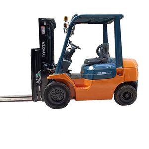 Chariot élévateur diesel japonais TOYOTA FD25 d'occasion puissant de 2,5 tonnes avec mât à 2 étages, modèle 2024, garantie 1 an - Product Image 1