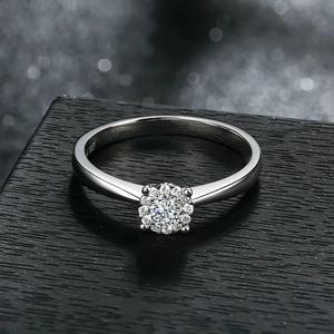 Anillo de plata 925 con circonita transparente, fabricado en china - Product Image 4