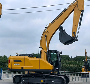 รถขุดตีนตะขาบขนาดกลาง XE215G เครื่องยนต์ไฮดรอลิกที่เชื่อถือได้ พร้อมปั๊มและเกียร์สำหรับงานดิน งานก่อสร้างถนน และโครงการเหมืองหิน คุณภาพสูง - Product Image 1
