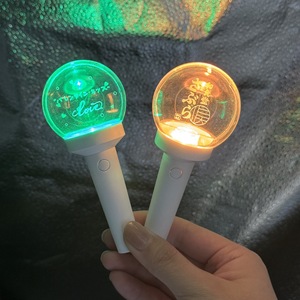 Mini lampe torche à clés à 15 couleurs changeantes pour concerts et festivals de musique - Product Image 4