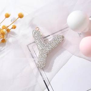 Nouveau design coloré cristal breloques étiquette suspendue strass 26 <span class=keywords><strong>lettre</strong></span> pendentif porte-clés bricolage diamant <span class=keywords><strong>lettre</strong></span> pour sac clé accessoires - Product Image 6