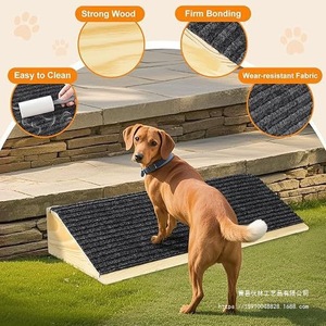 ทางลาดไม้สำหรับสุนัข 30x26x15 ซม. บันไดสัตว์เลี้ยงมุมต่ำสำหรับสุนัขและแมวตัวเล็ก พร้อมพื้นผิวผ้าทนทานต่อการสึกหรอ - Product Image 1