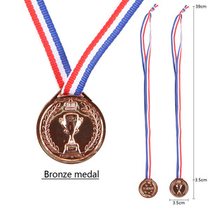 <span class=keywords><strong>Precio</strong></span> bajo Medalla Props Ganador Premio Medallas Niños Plástico Cobre Plata <span class=keywords><strong>Oro</strong></span> Premio Medallas con cinta para el cuello Fiesta Juego deportivo Favor - Product Image 3