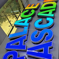 Enseigne publicitaire LED 3D à changement de couleur RVB, étanche IP65, scintillante pour l'extérieur, avec design personnalisable pour les entreprises