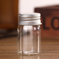 Botol Kaca Dasar Datar Berkualitas Tinggi 10ml 30ml 50ml yang Dapat Disesuaikan, Dapat Digunakan Kembali, dengan Tutup Aluminium Ulir untuk Permen Cokelat