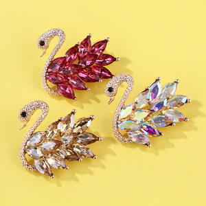 Broche de Cisne de Cristal com Revestimento de Liga, Estilo Coreano, Elegante e Fofo, Acessório de Vestuário - Product Image 2