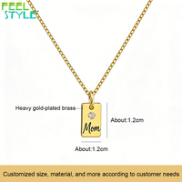 Cadeau pour la fête des mères, collier avec fleurs incrustées de zircon, plaqué or PVD, acier inoxydable 316L, pendentif rectangulaire avec plaque nominative