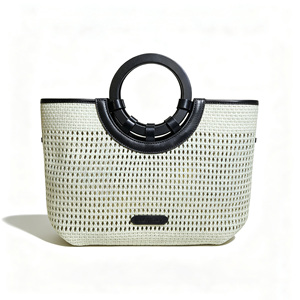 Bolso Tote de Paja Tejida Beige para Mujer, Imprescindible para el Verano, con Asa de Anillo y Detalles en Cuero Negro, Bolso de Mano para Vacaciones en la Playa - Product Image 3
