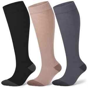 Chaussettes de sport à haute compression pour la course à pied, respirantes, anti-humidité, en spandex et polyester, pour adultes, couleur unie, automne - Product Image 2