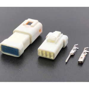 Connecteur électrique automobile à 4 broches, fiches mâles et femelles de 0,7 mm, en plastique blanc, pour utilisation automobile - Product Image 1