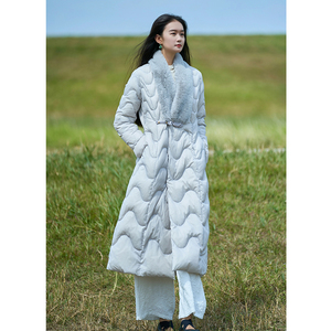Manteau long en duvet blanc pour <span class=keywords><strong>femme</strong></span>, col en fausse fourrure, nœud grenouille fait main, matelassage ondulé, léger et chaud, manteau d'<span class=keywords><strong>hiver</strong></span> matelassé - Product Image 1