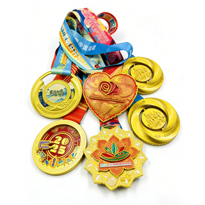 ميدالية مخصصة على شكل ساعة جيب بتصميم تذكاري للرحلات الطويلة، مصنوعة من سبيكة الزنك المطلية بالذهب، بتصميم عتيق ونص توضيحي للحدث - Product Image 4