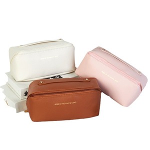Bolsa de maquillaje de cuero PU – Organizador de artículos de tocador grande para viaje, estuche de cosméticos impermeable – Bolsa de artículos de tocador portátil para colgar para mujer – Fi - Product Image 4