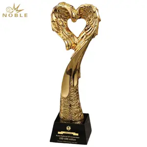 Noble Wholesale Cheap Heart Resin Gold Sliver Bronze Promotional Business Wedding Gift Custom Logo Trophy Award Craft