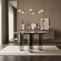 Table basse ronde en cristal artisanale de luxe moderne pour penthouse urbain, salon panoramique et salle VIP de restaurant de luxe