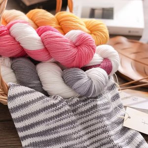 100 grammes de fil de laine teint à la main, segmenté, confortable, respirant, fibre naturelle pour tricot brut, tissage, crochet DIY - Product Image 1