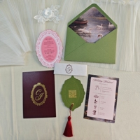 Ensemble d'invitations de mariage vintage de luxe, carte RSVP personnalisée gaufrée, doublure d'enveloppe imprimée Lago des cygnes avec pompon, suite d'invitations de mariage