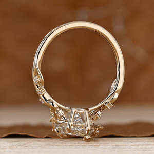 Anillo <span class=keywords><strong>de</strong></span> Compromiso y Boda <span class=keywords><strong>de</strong></span> Oro <span class=keywords><strong>de</strong></span> 14 Quilates con Diamante Amarillo Cultivado en Laboratorio <span class=keywords><strong>de</strong></span> Corte Marquesa <span class=keywords><strong>de</strong></span> 3 Quilates, Estilo Inspirado en la Naturaleza, Certificado por IGI - Product Image 6