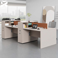Bureau de travail modulaire personnalisable avec cloison, poste de travail spacieux pour le personnel, table de bureau pour le travail d'équipe et l'environnement professionnel