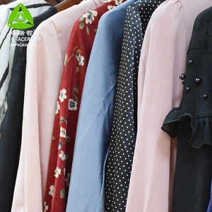 Fardos de Roupas Usadas de Verão Femininas no Atacado Baratas de Marca de Fabricante - Product Image 5