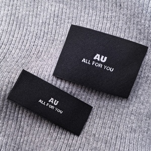 Étiquette de col en coton noir mat écologique avec logo personnalisé, pliée sur les extrémités, lavable, sérigraphiée, étiquette de nom organique pour vêtement - Product Image 3