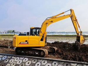 Excavatrice sur chenilles multifonctionnelle de 13,5 tonnes SE135 avec ripper et godet inclinable compatible avec les pièces Komatsu - Product Image 5