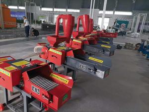 Broyeur d'ensilage agricole à moteur diesel pour la pulvérisation des tiges de maïs et le broyage des fourrages - Product Image 2